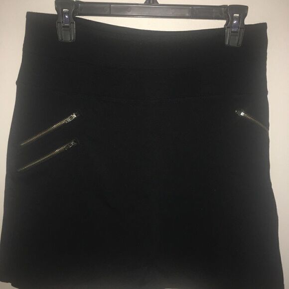 Athleta  size 8 black skirt - Picture 6 of 6